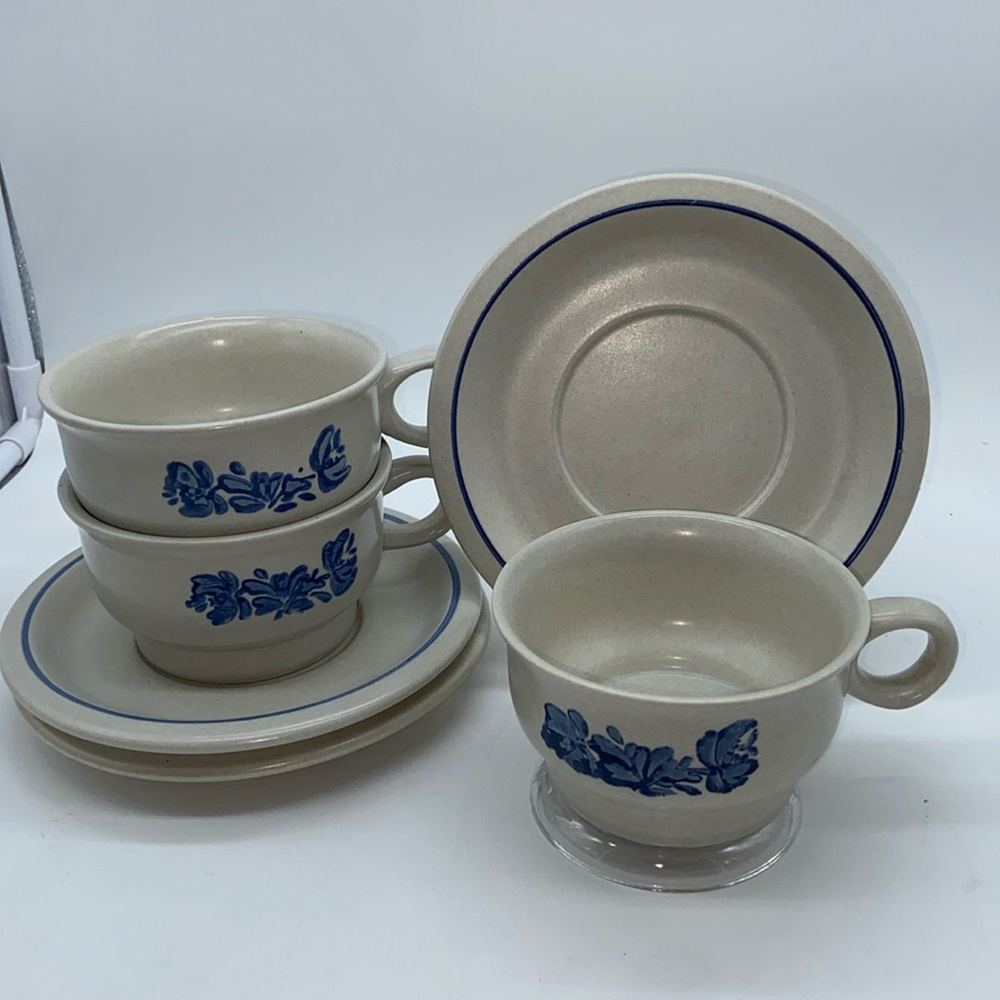 9 Pcs  Pfaltzgraff Yorktowne   3 Cups & Saucers   and 3 extra saucers added  too
